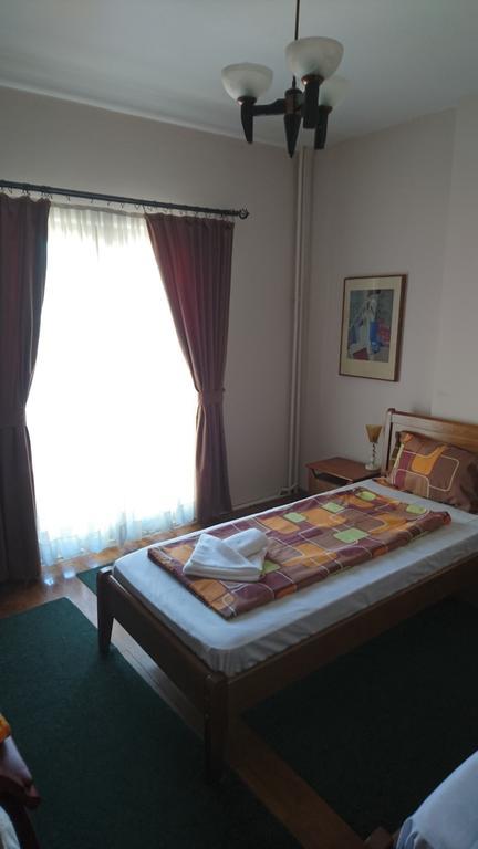 Hostel Bimbo Skopje Exterior photo