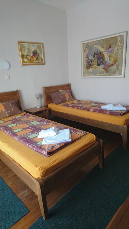 Hostel Bimbo Skopje Exterior photo
